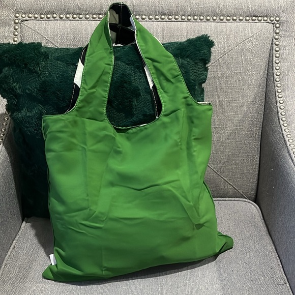 ♠️kate spade Reversible Tote, Dots Solids White Green NWT - Picture 9 of 10